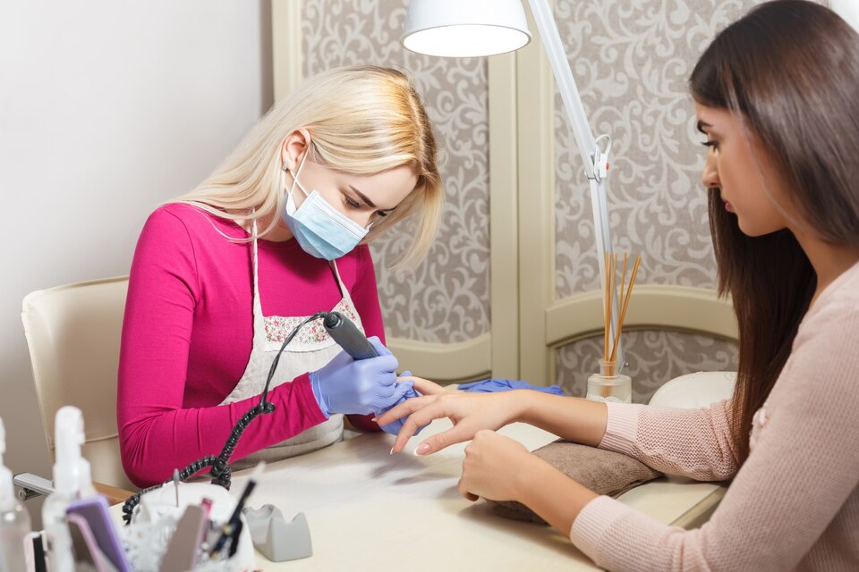 Yıkıkkemer Manikürcü